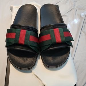 Gucci web bow slides